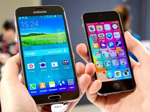 Samsung Galaxy S6 dan iPhone 6 Plus (Foto: androidconnections.com)