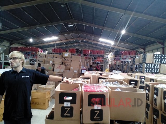 Kondisi indoor Zalora warehouse, (foto: Choi/Selular.ID)