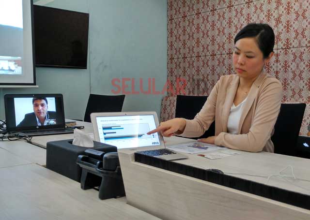 Vikas Gulati, managing director via Skype, dibantu oleh Peko Wan Head of PR and Comm Asia
