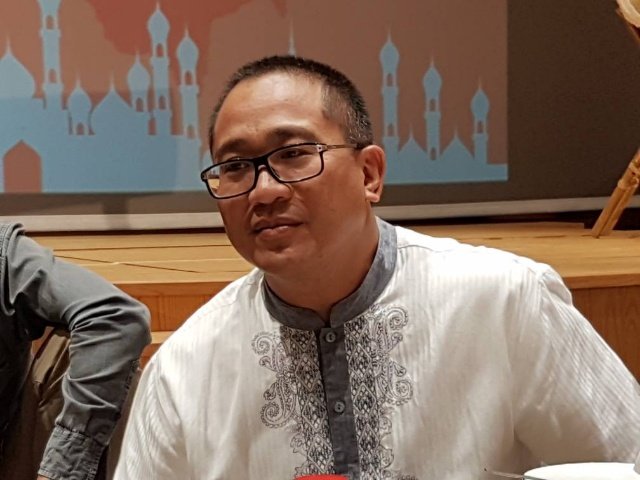 Alex Rusli