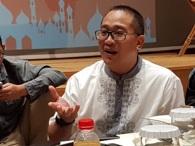 Alex Rusli