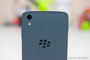 Blackberry-DTEK50-12-1000x667