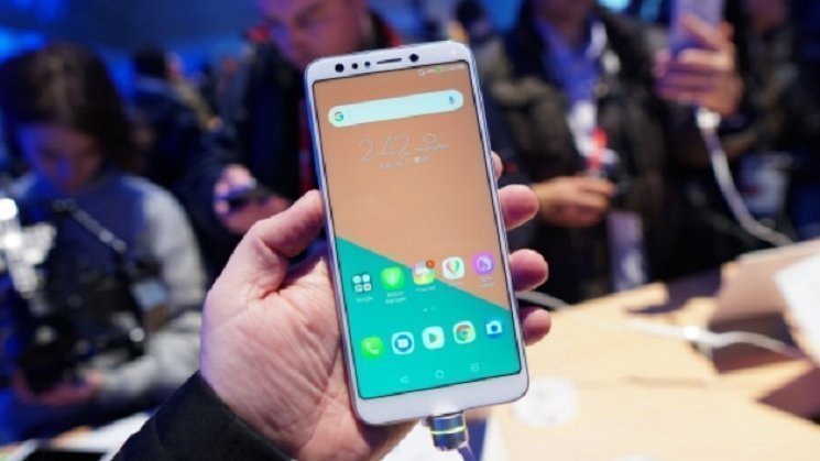 smartphone dengan empat kamera murah