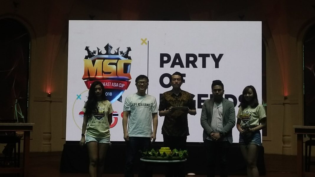 Cayayan, Country Manager Moontoon Indonesia bersama tim Moonton dan penyelenggara MSC 2018