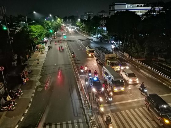 Foto low light Huawei Nova 3i menggunakan mode super night mode