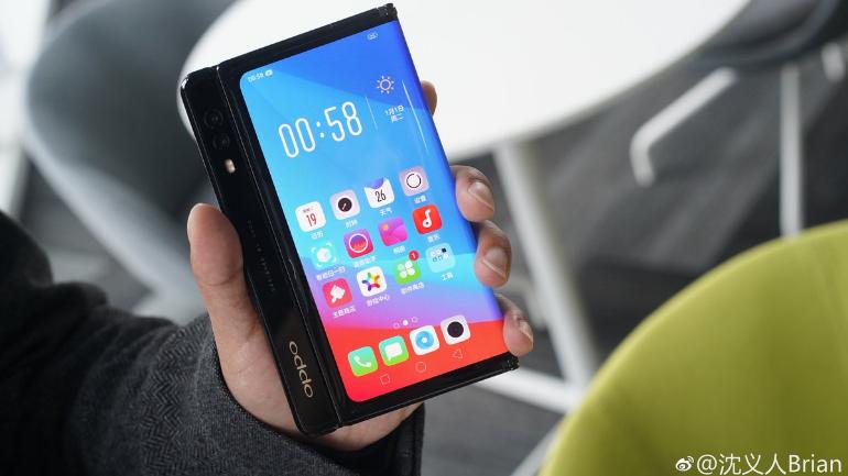 Smartphone layar lipat Oppo