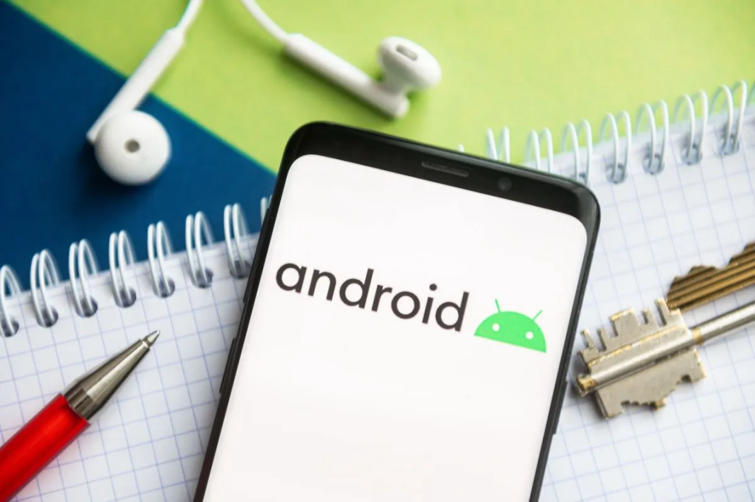 Ilustrasi Android 13 yang bernama Tiramitsu.