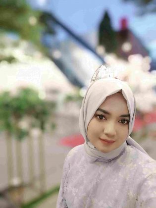 Oppo Bokeh Flare Portrait