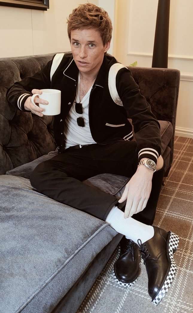 Aktor Eddie Redmayne, Dokumentasikan Perjalanan dengan Oppo Find X5 Pro