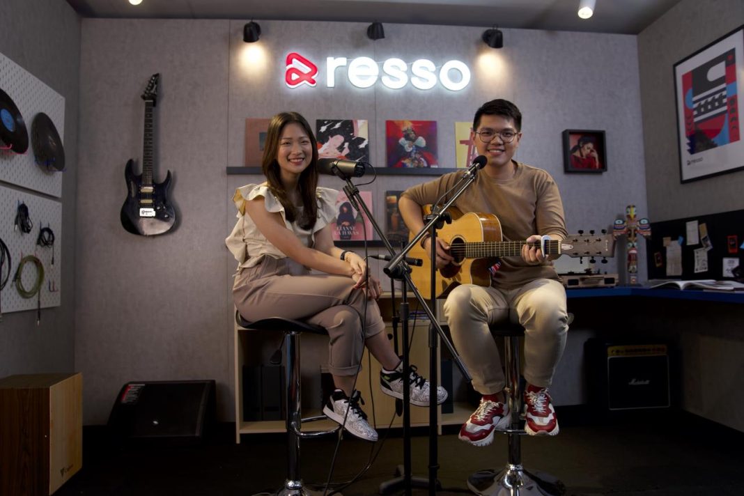 Pelin tampil di Resso Studio Live (RSL).