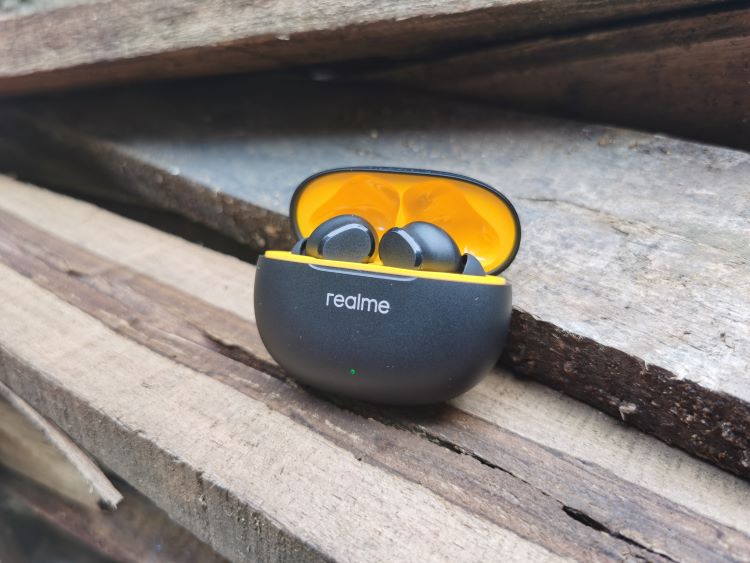 realme Buds T100