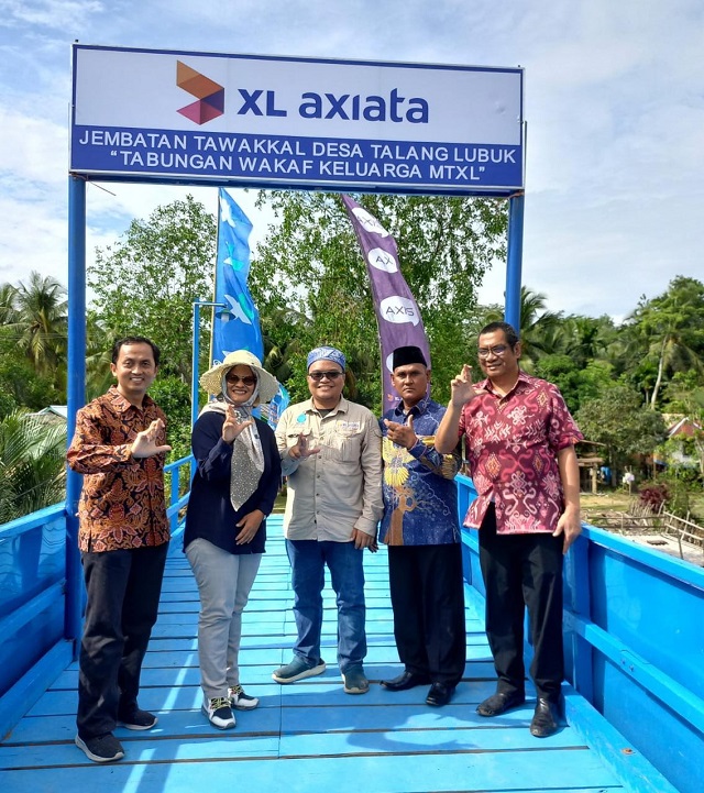 XL Axiata Bangun Sarana Air Bersih dan Jembatan Desa di Banyuasin Sumsel