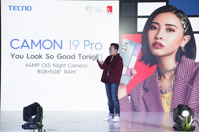 Jeffry Fernando Sinaga, Digital Marketing Manager Tecno Mobile Indonesia pada peluncuran Tecno Camon 19 Pro Mondrian Edtion di Jakarta, Kamis (14122022).