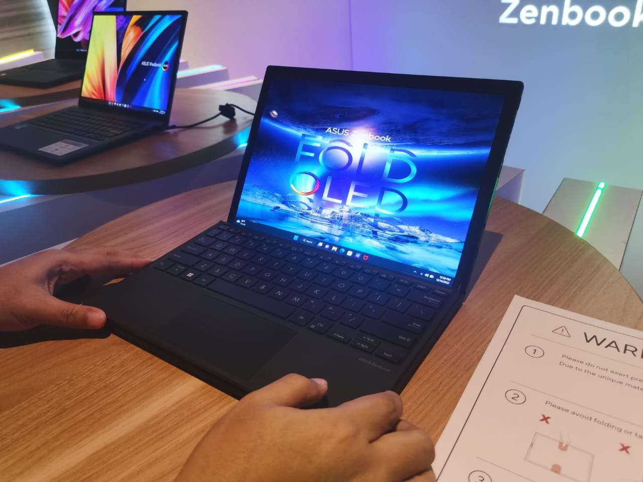ASUS Zenbook 17 Fold