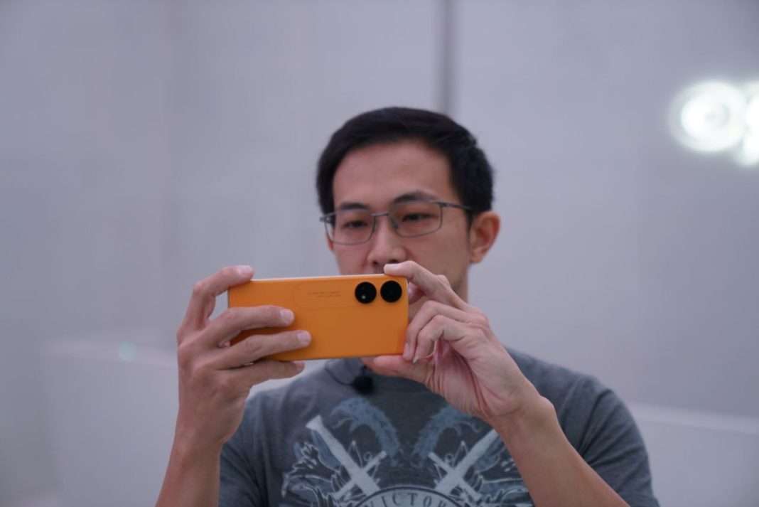 O-Fans Jadi Orang Pertama yang Mencoba Oppo Reno8 T Series