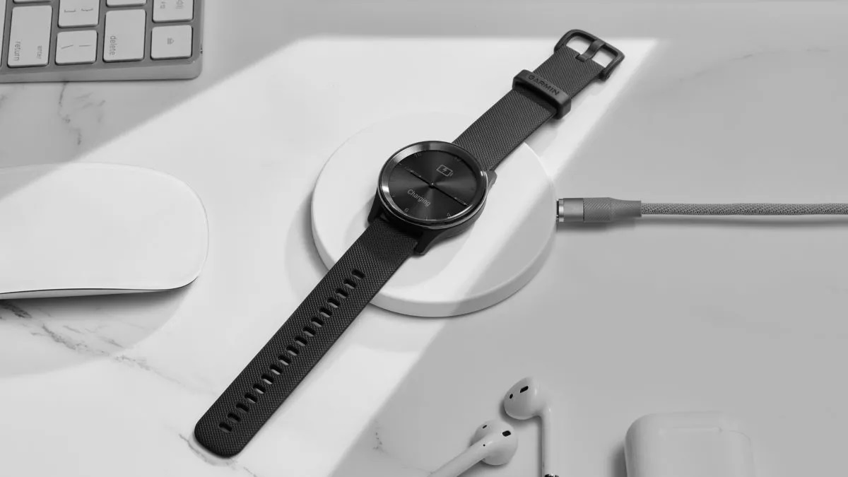 Smartwatch Pertama Garmin dengan Charging Nirkabel Vívomove Trend Dijual Rp4 Jutaan