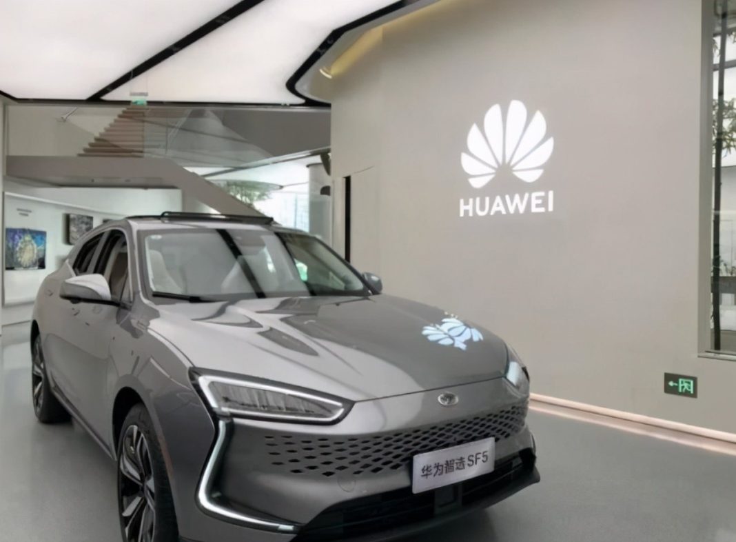 Huawei Bantah Rumor Bangun Pabrik Mobil Listrik Sendiri