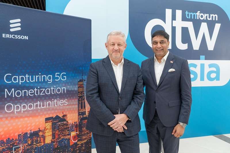 (Ki-Ka) Head of Ericsson Indonesia Jerry Soper dan President Director dan CEO Indosat Ooredoo Hutchison Vikram Sinha saat menghadiri acara Digital Transformation World Asia (DTWA) 2023 di Bangkok, Thailand, pada 14-16 Maret 2023. Partisipasi Ericsson dalam acara tersebut mencakup membagikan wawasan lewat sesi diskusi dan mempertunjukkan beberapa demo. Bertepatan dengan acara tersebut, <yoastmark class=