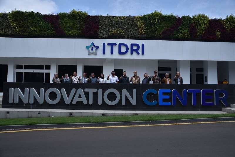 Kunjungan ITB dan Unpad dalam rangka sharing session di Innovation Center, Kampus ITDRI.