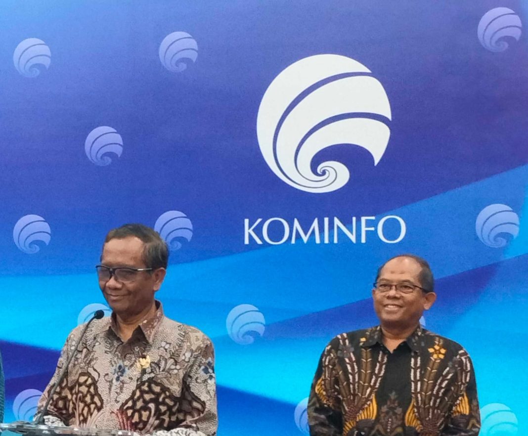 Mahfud MD saat menjadi Plt Menkominfo.