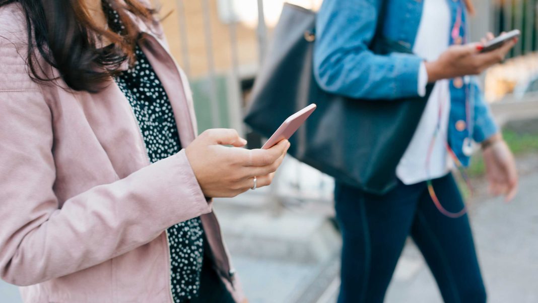Perangkat 5G, Smartphone 5G, Pasar Ponsel Indonesia, Permintaaan Smartphone 5G, Tingginya Pengiriman Smartphone 5G, Pasar Ponsel Indonesia Berangsur Pulih