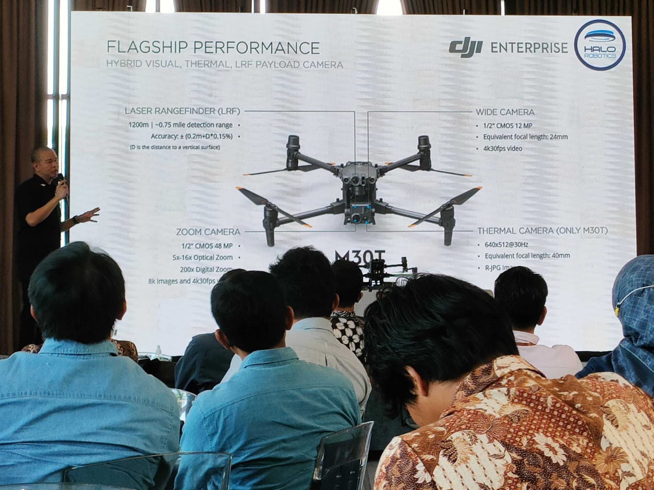 Stasiun Pendaratan Drone DJI Dock Juga Otomatis Charge Ulang Baterai Drone