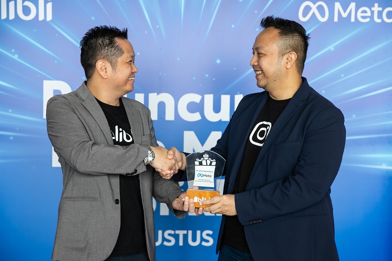 Mifza Muzayan Head of Digital Native Industry Meta Indonesia dan Edward Kilian Suwignyo CMO Blibli meresmikan fitur Iklan Meta di Bliklan 31_08_23 sebagai upaya pemberdayaan IKM Tanah Air