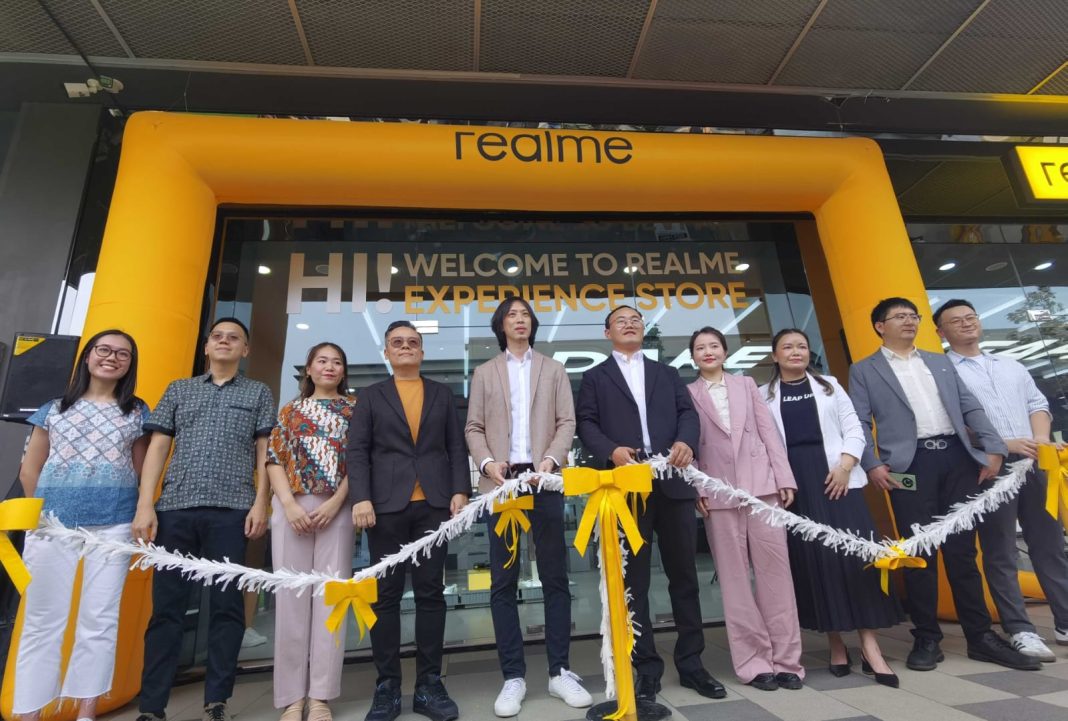 Realme Experience Store