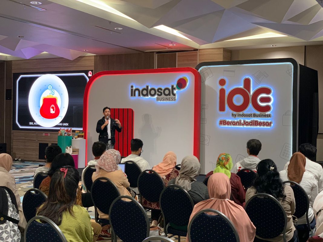 Memasuki satu tahun perjalanannya, inisiatif Indosat Ooredoo Hutchison (Indosat atau IOH) mengembangkan ekosistem digital untuk UMKM lewat Indosat Digital Ecosystem (IDE) by Indosat Business terus bergulir. IDE by Indosat Business secara konsisten mengembangkan fitur-fitur praktis mulai dari angsuran hingga menambah modul serta materi pembelajaran yang bisa dinikmati bagi para penggunanya. Satu tahun sejak diluncurkan, IDE by Indosat Business kini telah membantu pemberdayaan lebih dari 30 ribu pengguna yang merupakan UMKM dan pengusaha di seluruh Indonesia.