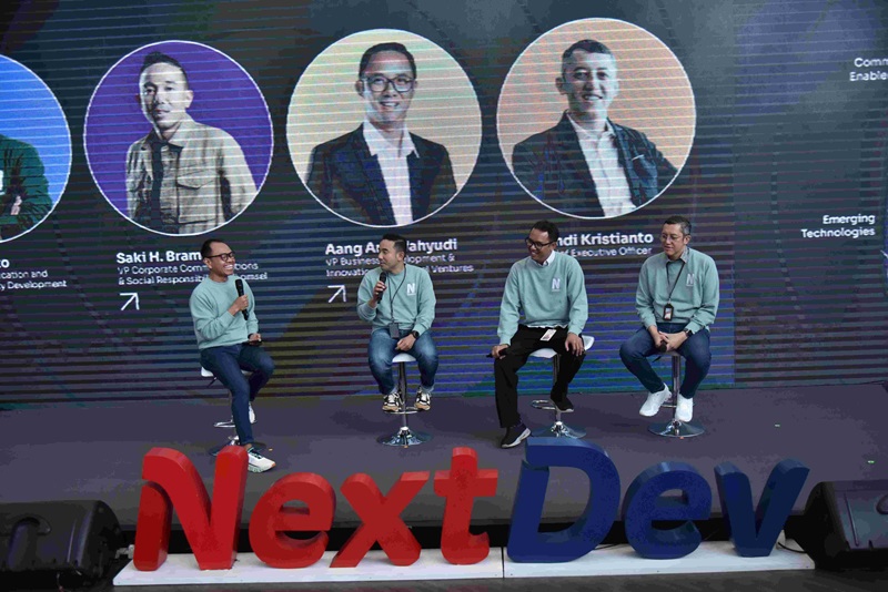 Upaya berkelanjutan melalui program NextDev Academy tersebut semakin mempertegas komitmen Telkomsel dalam mengimplementasikan prinsip Environmental, Social, dan Governance (ESG) yang menghadirkan dampak sosial positif melalui pemanfaatan teknologi.