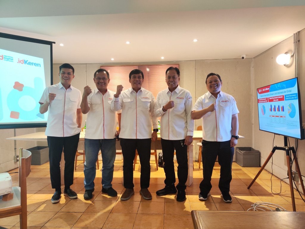 (kiri ke kanan) Wakil Ketua Bidang Marketing PANDI - Muhammad Arif, Wakil Ketua Bidang Teknis PANDI - Aidil Chendramata, Ketua PANDI - John Sihar Simanjuntak, Bendahara PANDI - A.M. Natsir Amal, Sekretaris PANDI - Yudho Giri Sucahyo di gelaran Kinerja PANDI tahun 2023 di Titik Temu Coffee, SCBD, Jakarta, Rabu (31/1/2024). (Foto: SELULAR)