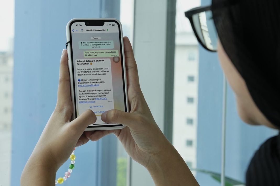 Cara Pesan Taksi Bluebird Pakai WhatsApp