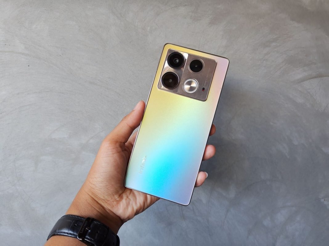 Mitra resmi layanan purna jual produk-produk Infinix, Carlcare, menghadirkan program asuransi terbaru, Carlcare Plus