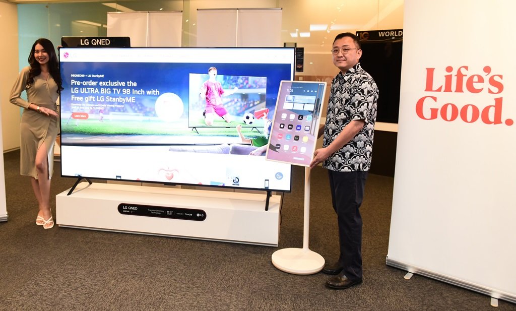 Park Jae Il – Product Director Home Entertainment of LG Electronics Indonesia LG QNED TV 2024