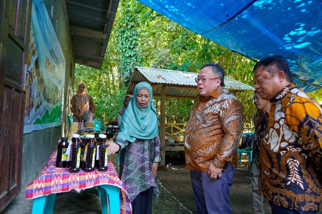 Pada agenda Corporate Customer Gathering, Komisaris dan Direksi Telkom bertemu dengan berbagai pelanggan korporasi Telkom di wilayah Sulawesi Selatan.
