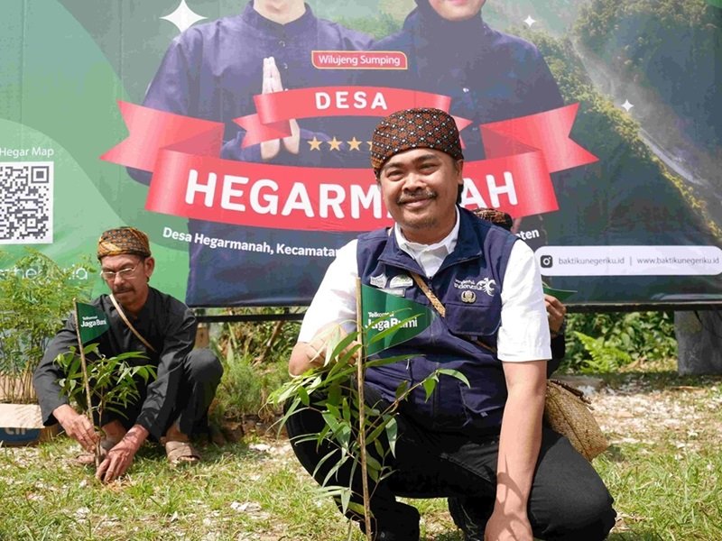 Telkomsel meluncurkan kembali program CSR Baktiku Negeriku untuk meningkatkan kesejahteraan desa melalui solusi digital di wilayah pelosok negeri, mengatasi degradasi lingkungan, perubahan iklim, kelangkaan pangan, sampai dengan pengelolaan limbah.