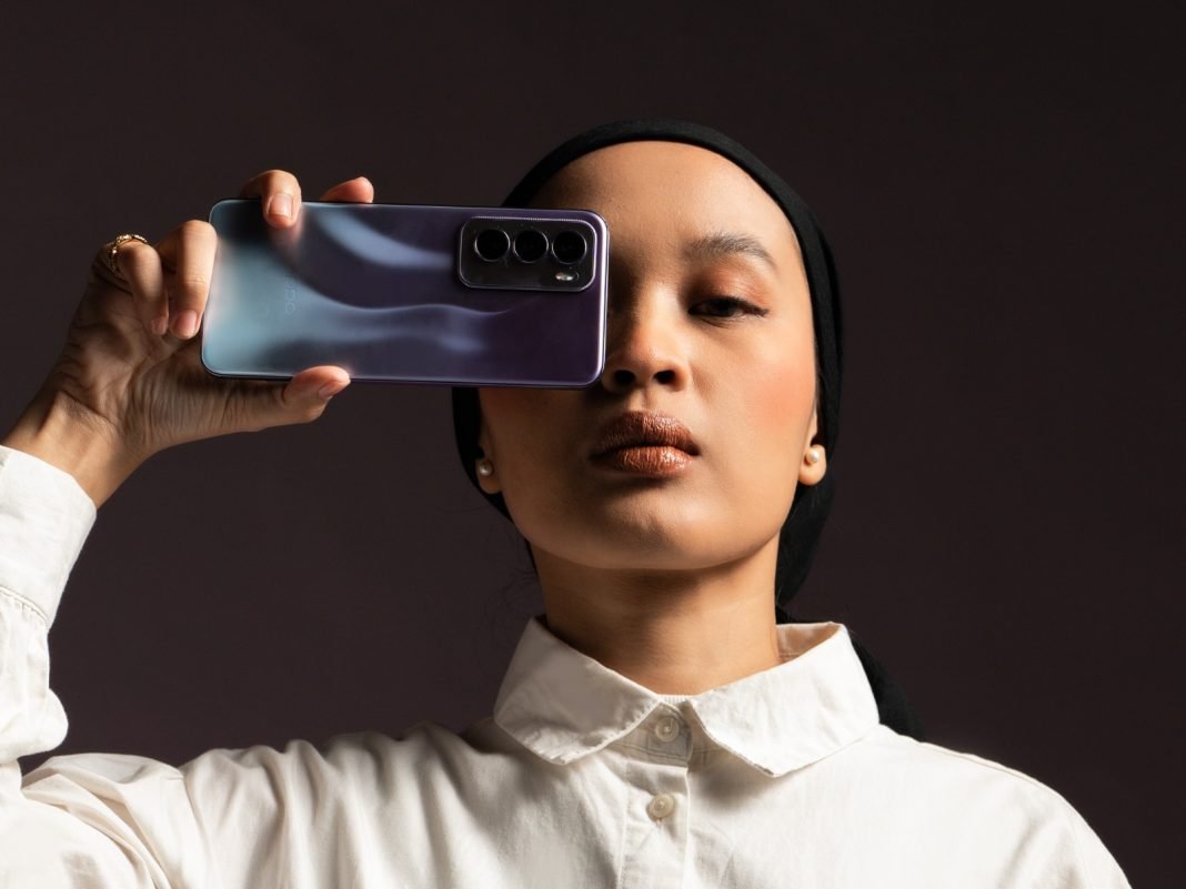 Reno Icons bersama Oppo Reno12 Series adalah kombinasi yang sempurna untuk mereka yang berani mengejar kesuksesan dan tidak takut menghadapi segala tantangan.