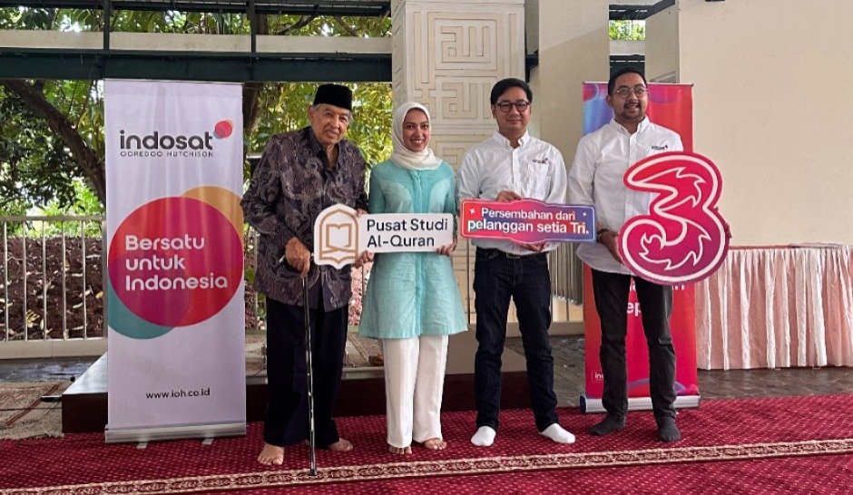 Indosat melalui brand Tri, mendistribusikan paket kuota serta router internet kepada para santri dari ratusan pesantren di berbagai daerah Indonesia. Inisiatif ini merupakan persembahan dari para pelanggan setia Tri yang telah berpartisipasi dalam kampanye #MudahnyaKebaikan selama bulan Ramadan tahun ini. Router internet yang didistribusikan telah dilengkapi dengan kuota internet Tri agar lebih banyak generasi muda yang dapat meningkatkan potensi dan merasakan manfaat positif dari dunia digital.
