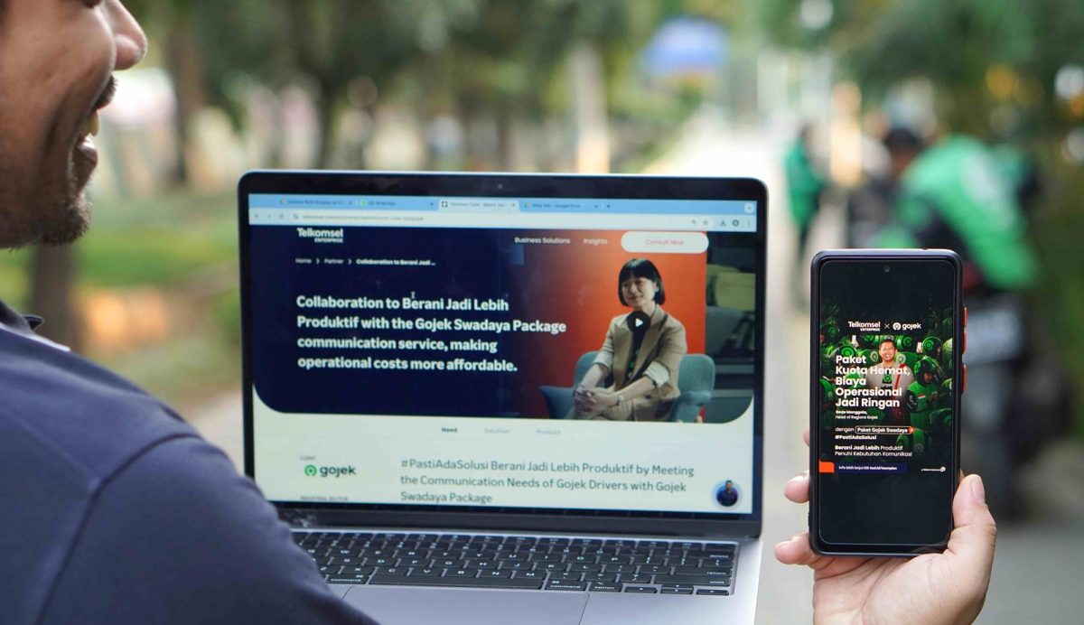 Kampanye terbaru Telkomsel bertajuk #PastiAdaSolusi Berani Jadi Lebih mengangkat keberhasilan para pelanggan bisnis yang telah sukses melakukan langkah berani transformasi digital untuk menghadapi berbagai misi bisnis dengan solusi teknologi dari Telkomsel.