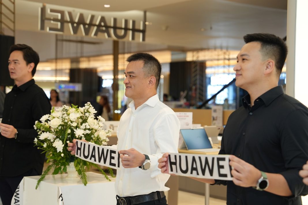 Huiler Fan, Country Director of Huawei Device Indonesia