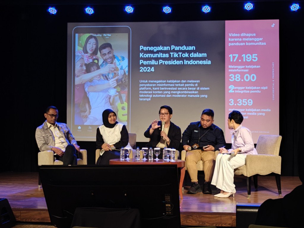 Dalam sesi diskusi acara “Konferensi Pers: TikTok Bersama Kominfo Bekali Mahasiswa #SalingJaga Melawan Misinformasi Pilkada 2024” yang berlangsung pada Rabu (16/10/2024) di Jakarta; Faris Mufid , Public Policy & Government Relations TikTok Indonesia, menekankan pentingnya menjaga integritas Pilkada 2024 di dalam platform. Salah satu upaya yang dilakukan adalah melalui kolaborasi strategis dengan Kementerian Komunikasi dan Informatika Republik Indonesia (Kominfo RI), termasuk menggelar lokakarya "TikTok Goes to Campus" yang melibatkan lebih dari 500 mahasiswa dari empat universitas terkemuka di Indonesia: Politeknik Negeri Jakarta, UIN Sunan Gunung Djati Bandung, Universitas Diponegoro Semarang, dan Universitas Airlangga Surabaya.