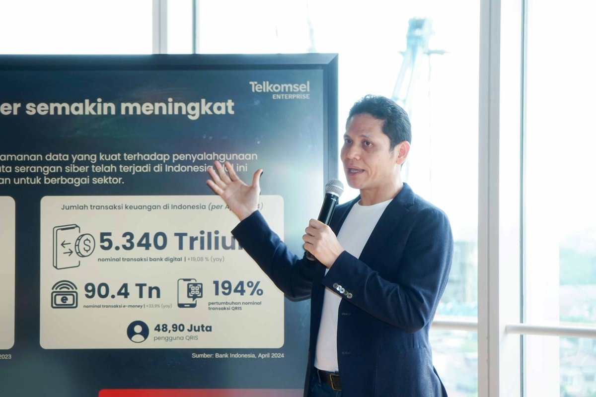 VP Data Solutions & Digital Financial Services Telkomsel, Alfian Manullang, berharap pengalaman autentikasi digital yang aman dan seamless melalui kapabilitas Telco Verify dapat turut mendukung transformasi digital nasional sekaligus meningkatkan keamanan siber dan menjamin keamanan data pribadi pelanggan layanan bisnis di berbagai sektor.