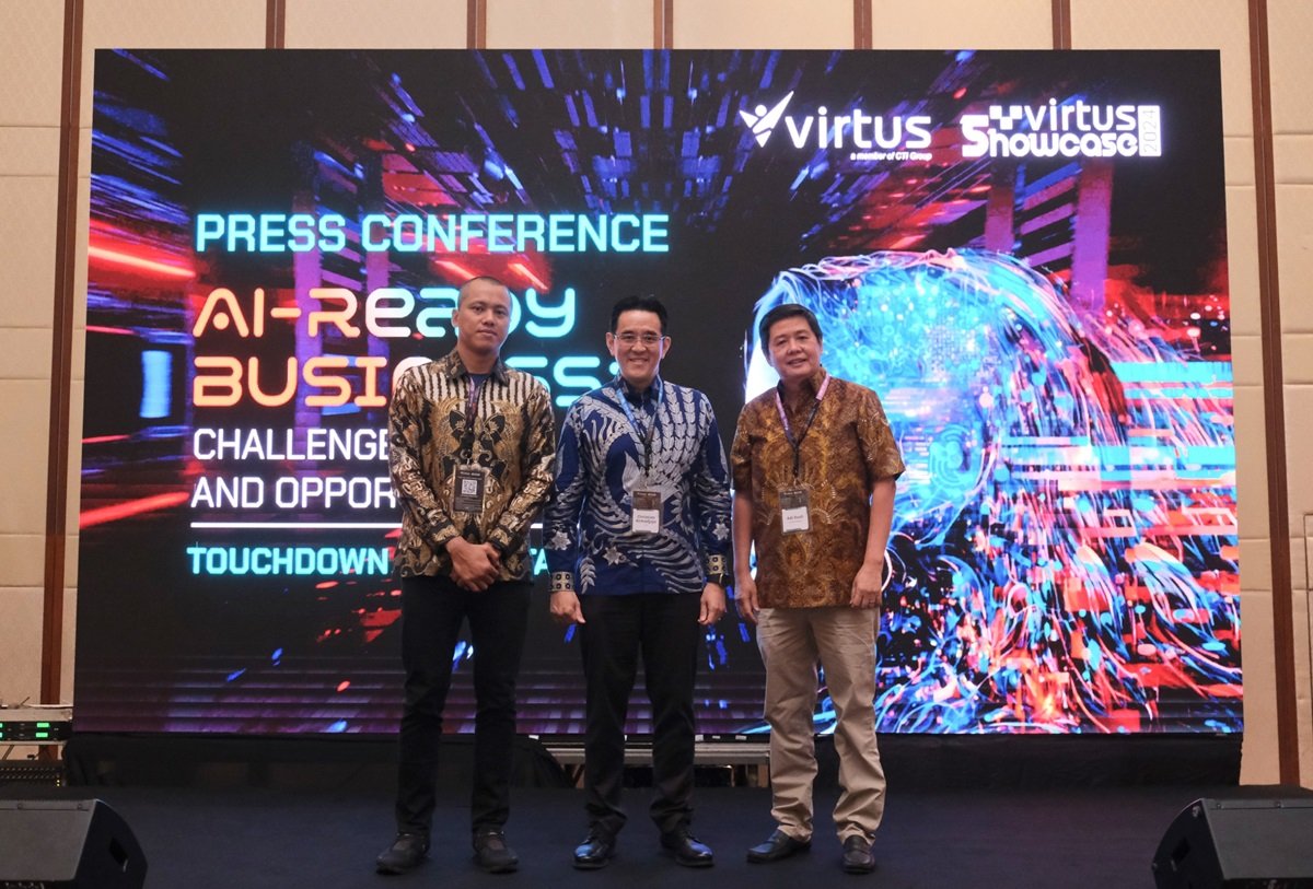 (Ki-ka) Erwin Yusran, country lead, Data Center & Compute Solutions, Indonesia, Dell Technologies; Christian Atmadjaja, Direktur Virtus Technology Indonesia; Adi Rusli, Country Manager Palo Alto Networks Indonesia