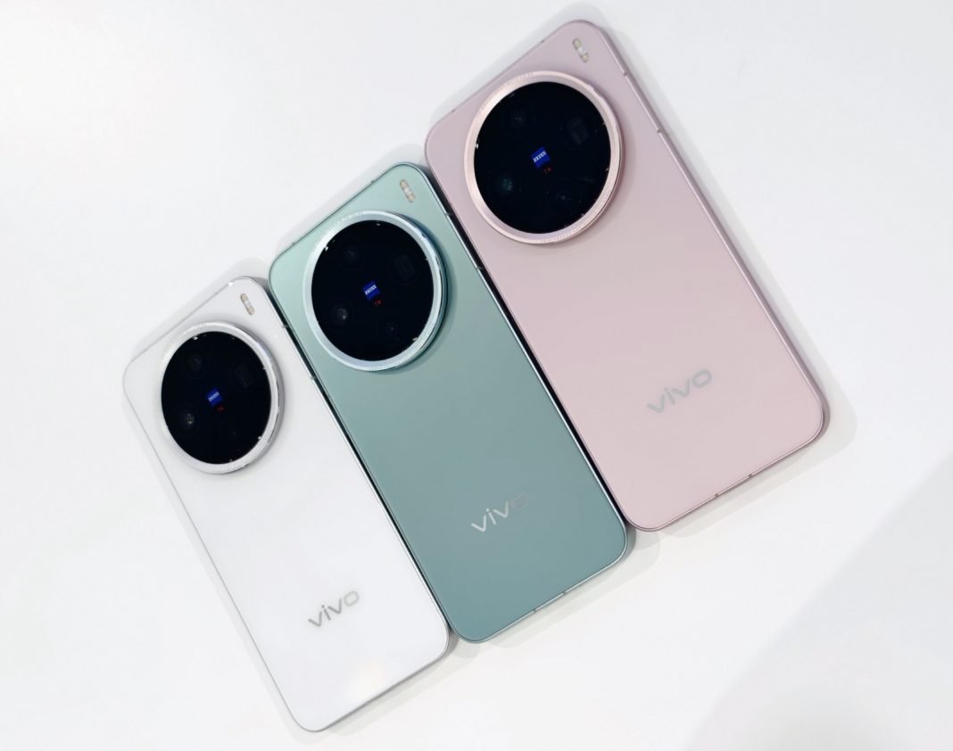 Pertama, Vivo X200 menjadi ponsel pertama yang mengadopsi chip terbaru dari MediaTek, yaitu Dimensity 9400.