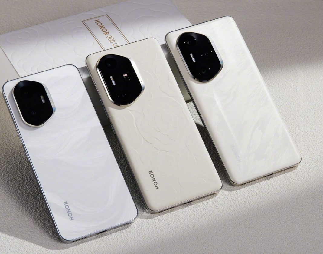 Honor 300 Ultra bergabung dengan Honor 300 dan 300 Pro sebagai yang teratas dalam seri Honor, dan karenanya, ia mendapatkan lensa periskop 50MP (IMX858)