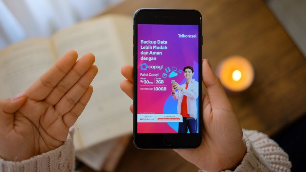 Cloud Storage Capsyl dari Synchronoss menjadi solusi aman dan praktis untuk menyimpan dan mengelola foto, video, serta konten penting lain hingga 100 GB, tersedia di MyTelkomsel seharga Rp30 ribu dan dilengkapi kuota data khusus sebesar 2 GB.