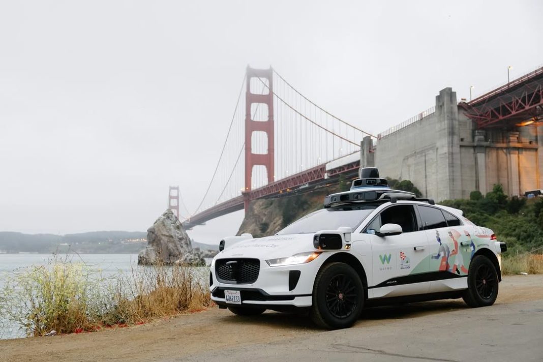 Dom milik Waymo sempat diretas sesuai dengan karakter yang diinginkan pengguna. (instagram @waymo).