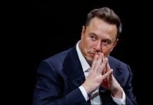 Business Insider melaporkan, dari perusahaan pelacakan jet JetSpy menunjukkan, dari 355 penerbangan yang dilakukan Elon Musk