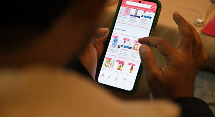 Rekomendasi 8 Online Shop Mencari HP dan Berbagai Aksesoris