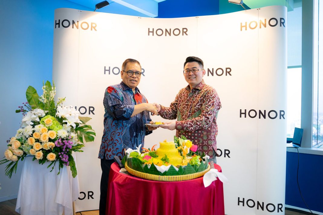 Buat Komunitas Upaya Honor Mengenalkan Produk di Indonesia
